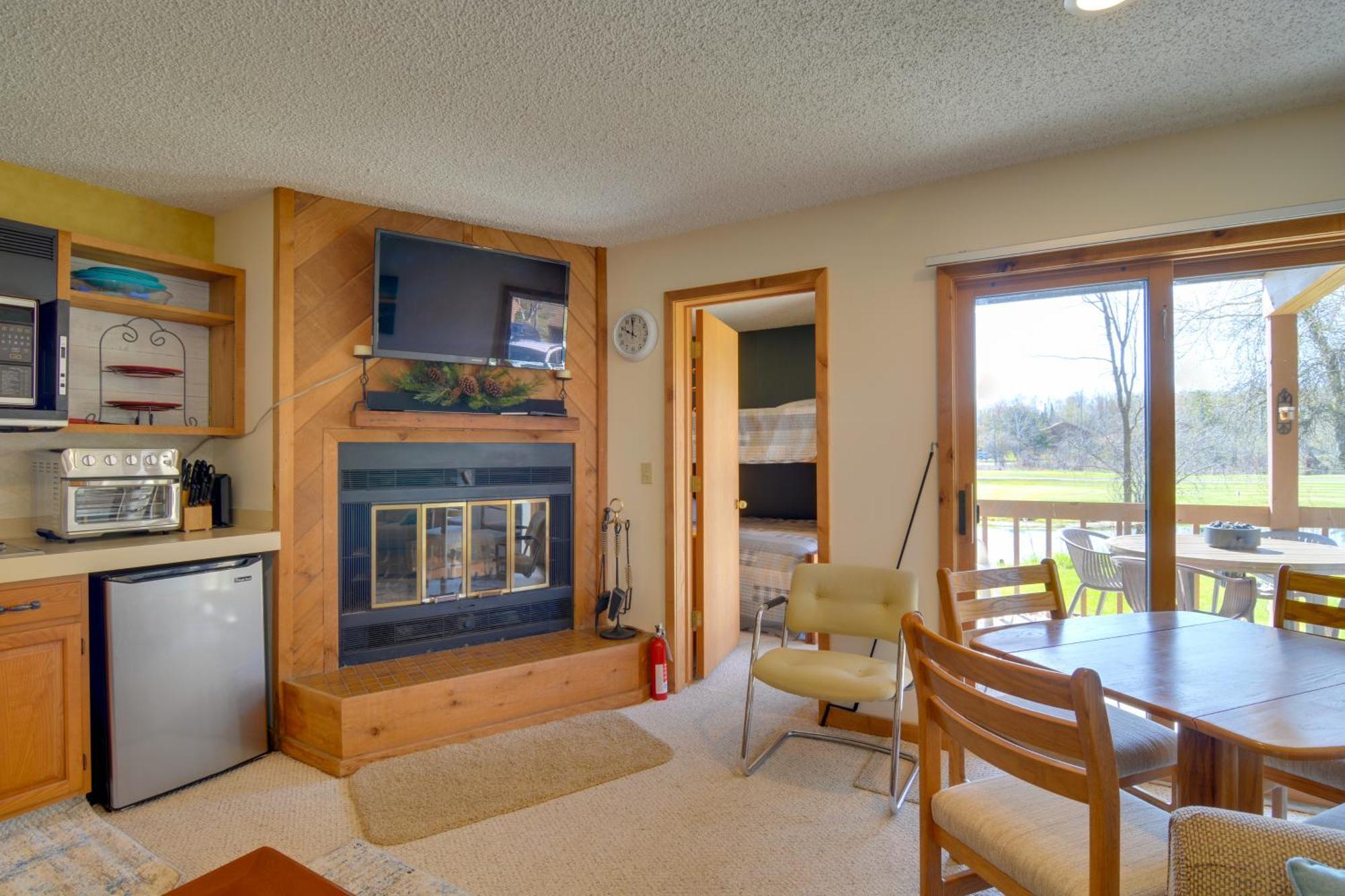 Mancelona Mountain Condo - Walk To Golf And Ski! Exterior photo